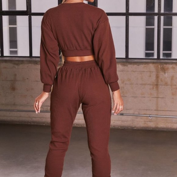 COPY - COPY - Women's Crop Top and Jogger Pants S… - Picture 3 of 4